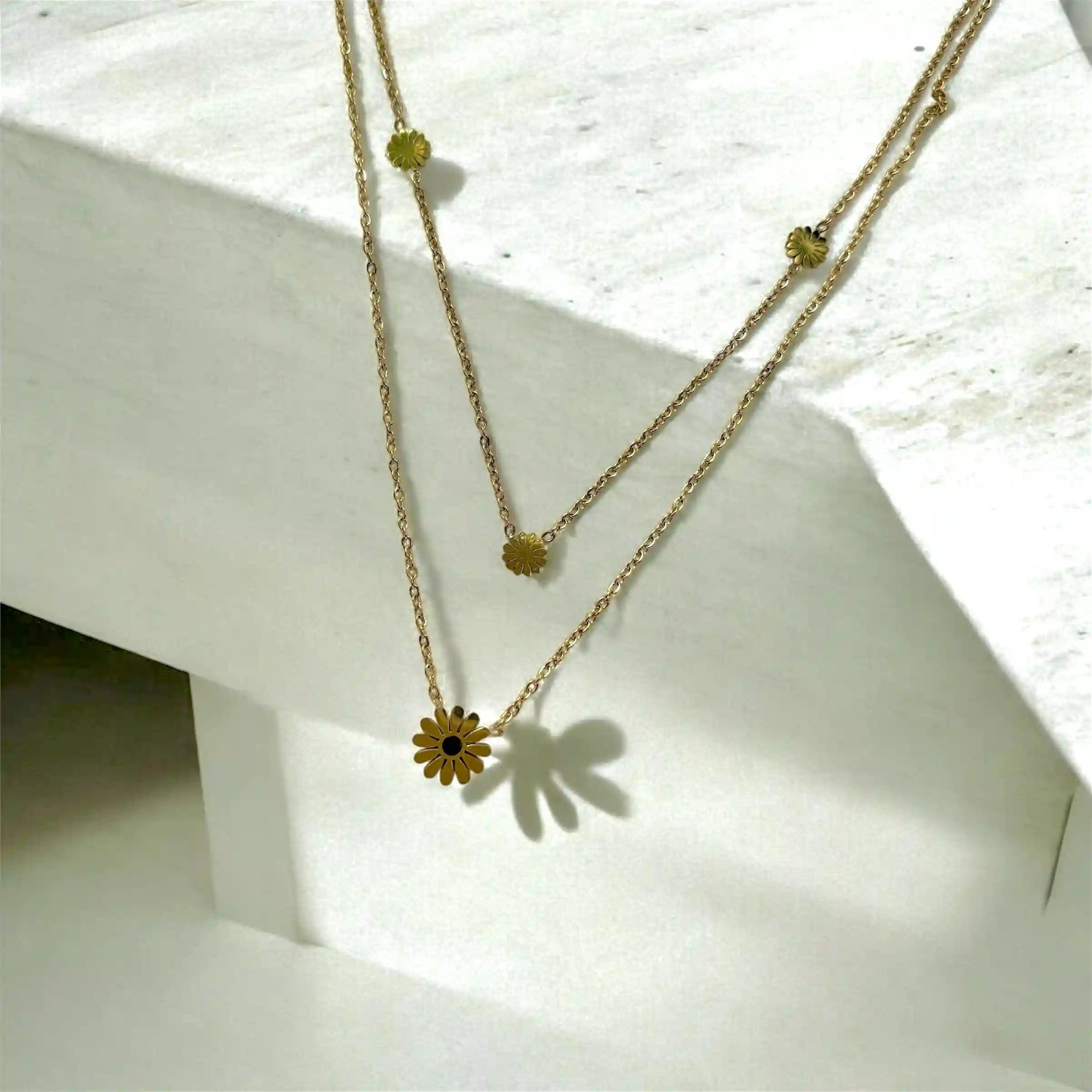 Golden Daisy Layers