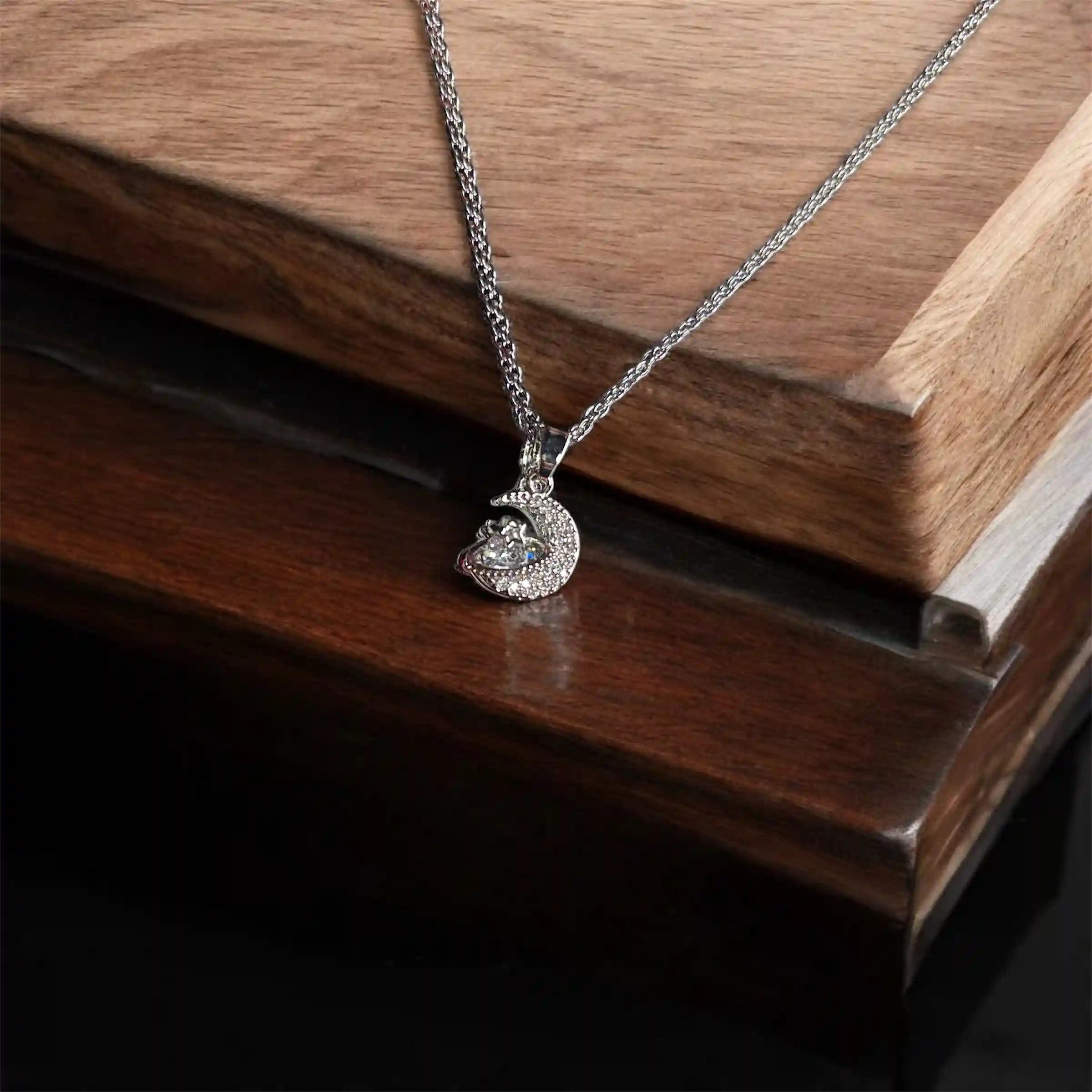 Moonlit necklace