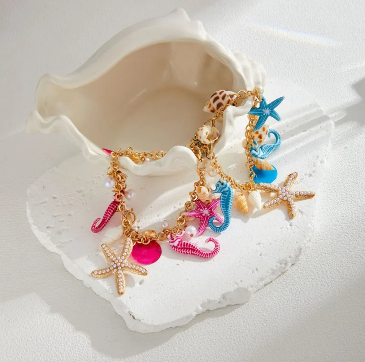 Beachy Charm Bracelet (Pink)