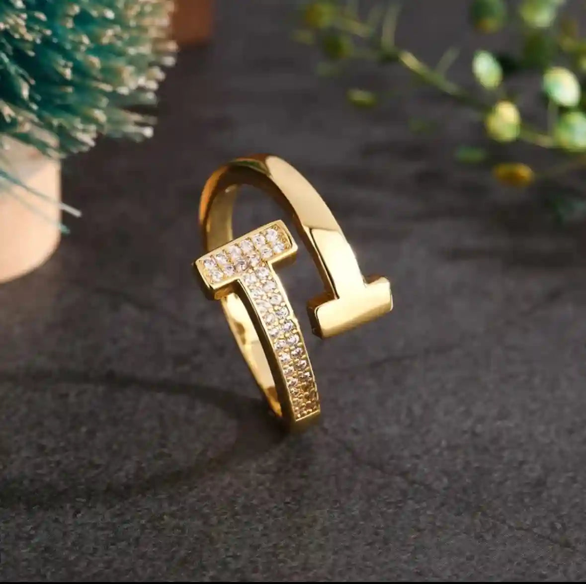 T-twist Ring