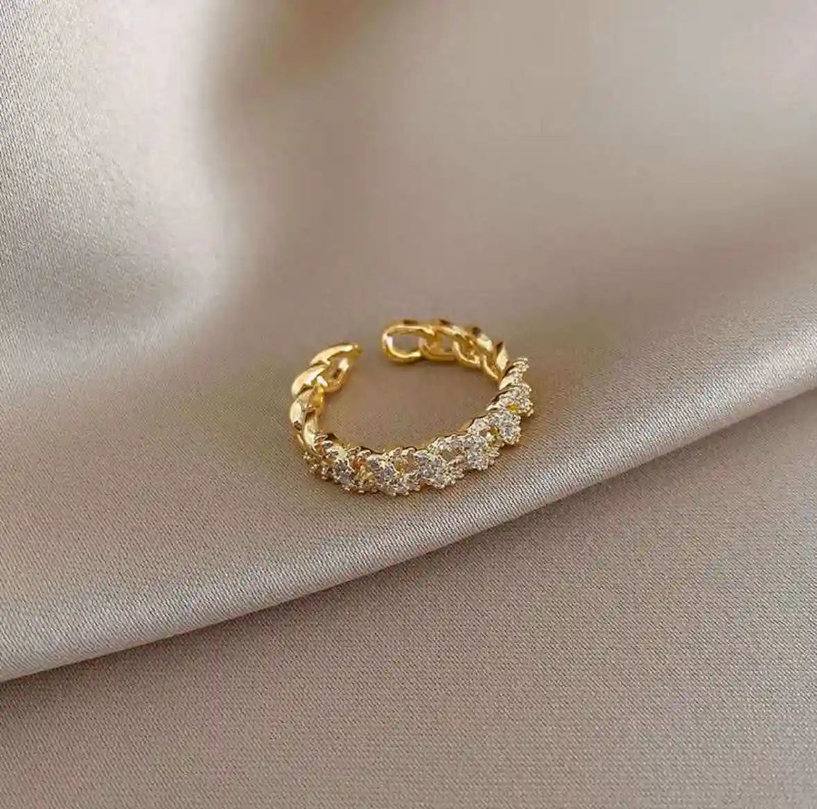 Gold Link Ring